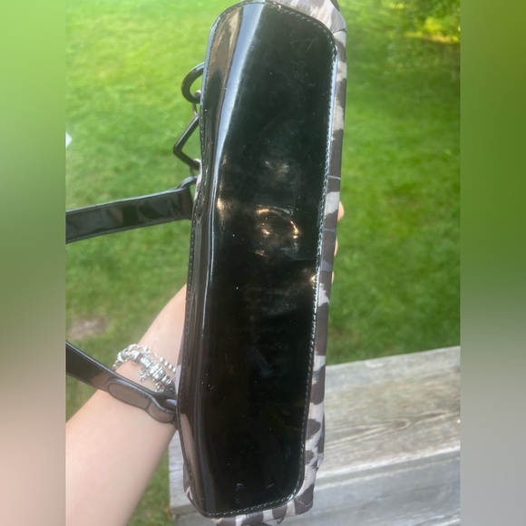 LeSportsac Boutique Leopard Print grey & black Shoulder small Purse - Picture 4 of 12